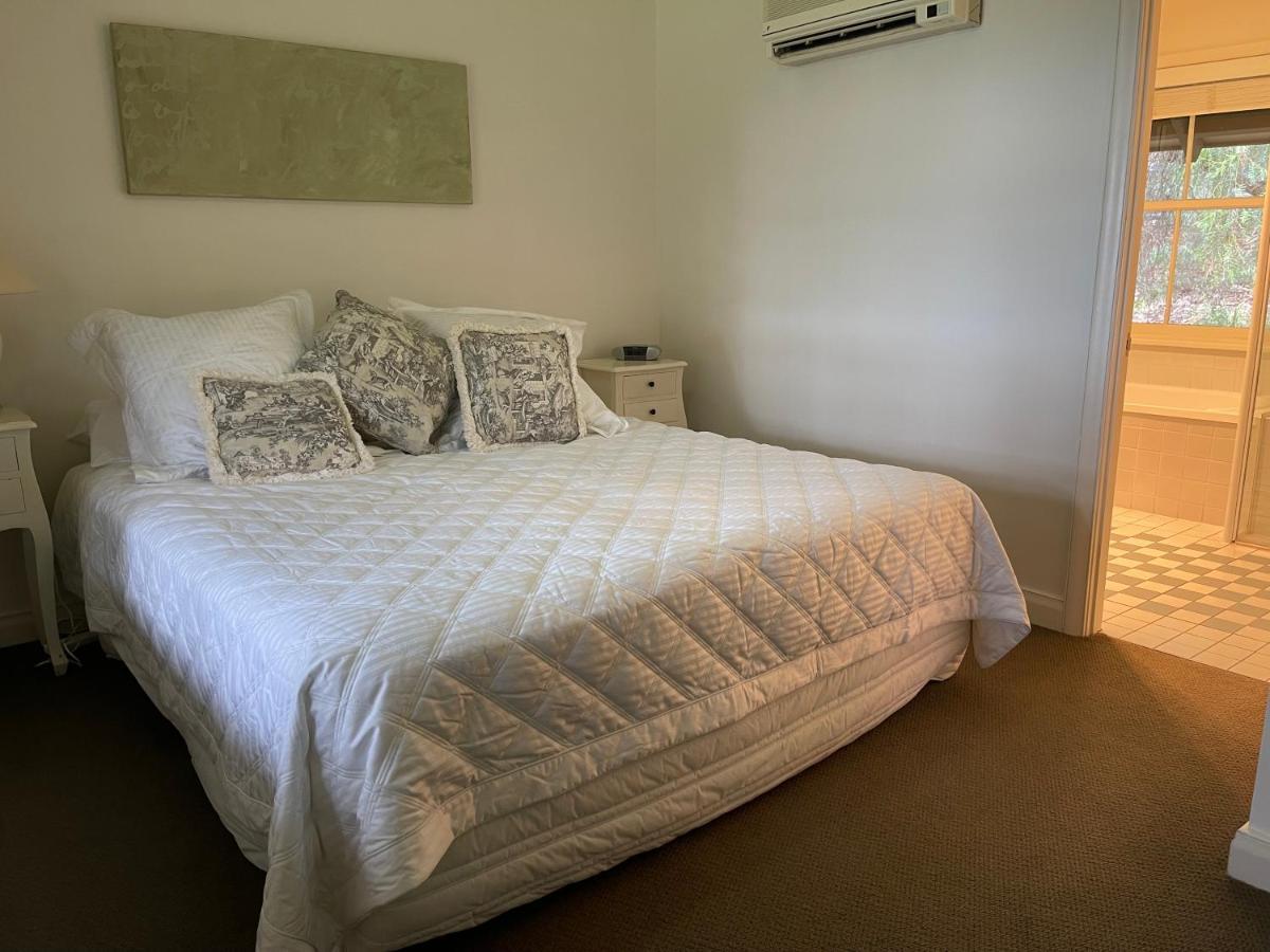Villa Provincial - 2 Bedrooms Both With Ensuites -Situated In Cypress Lakes Resort Pokolbin Esterno foto